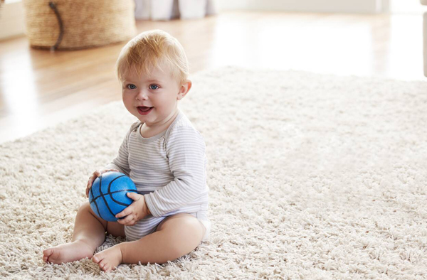 فرش ماشینی کاشان - اصول تمیز نگه داشتن فرش خانه با حضور کودک
