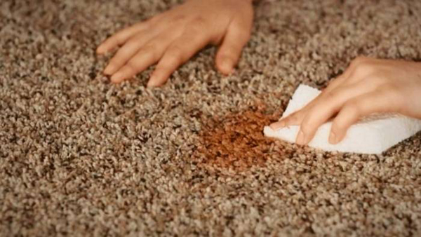 چگونه لکه حنا را از روی فرش پاک کنیم ؟