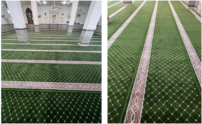 سجاد مسجد أكريليك مثبت في بيئة صحراوية، يحتفظ بالشكل واللون رغم الحرارة