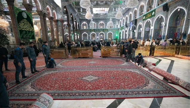 فرش کردن حرم امام حسین